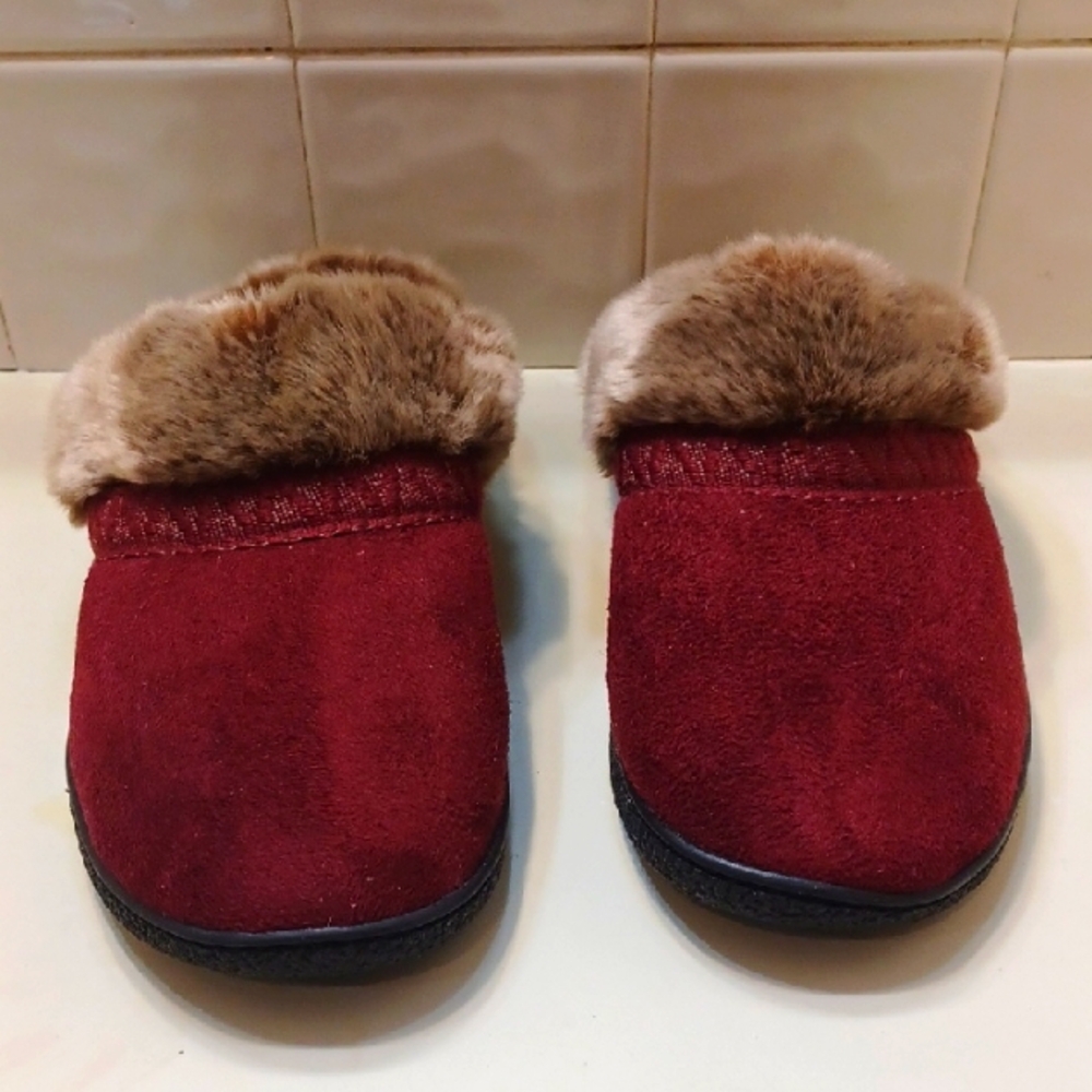Isotoner Burgundy Red Slip On FurTop Sliders New Holiday Wear 9M